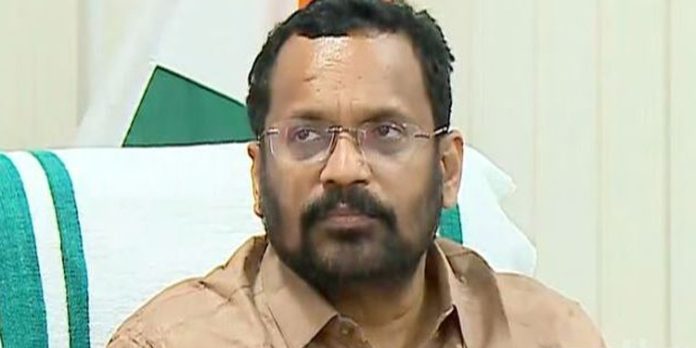 അതിശക്ത മഴ ; ദുരിതാശ്വാസ ക്യാമ്പുകൾ പ്രവർത്തിക്കുന്ന സ്കൂളുകൾക്ക് നാളെ അവധി നൽകുമെന്ന് മന്ത്രി കെ രാജൻ അതിശക്ത മഴ ; ദുരിതാശ്വാസ ക്യാമ്പുകൾ പ്രവർത്തിക്കുന്ന സ്കൂളുകൾക്ക് നാളെ അവധി നൽകുമെന്ന് മന്ത്രി കെ രാജൻ