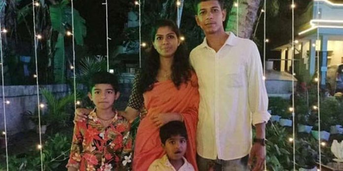 കടമക്കുടി കൂട്ട ആത്മഹത്യ ; ഫോൺ പരിശോധന സാധ്യമായില്ല, ലാബിൽ നിന്ന് തിരിച്ചയച്ചു കടമക്കുടി കൂട്ട ആത്മഹത്യ ; ഫോൺ പരിശോധന സാധ്യമായില്ല, ലാബിൽ നിന്ന് തിരിച്ചയച്ചു