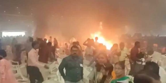 കളമശ്ശേരി സ്ഫോടനം : പ്രത്യേക അന്വേഷണ സംഘത്തിൽ എഡിജിപി ഉൾപ്പെടെ 21 അംഗങ്ങൾ കളമശ്ശേരി സ്ഫോടനം : പ്രത്യേക അന്വേഷണ സംഘത്തിൽ എഡിജിപി ഉൾപ്പെടെ 21 അംഗങ്ങൾ