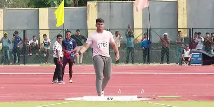 സംസ്ഥാന സ്കൂൾ കായിക മേള ; കാസർകോടിന്റെ കെസി സർവന് ഇരട്ട മീറ്റ് റെക്കോർഡ് സംസ്ഥാന സ്കൂൾ കായിക മേള ; കാസർകോടിന്റെ കെസി സർവന് ഇരട്ട മീറ്റ് റെക്കോർഡ്
