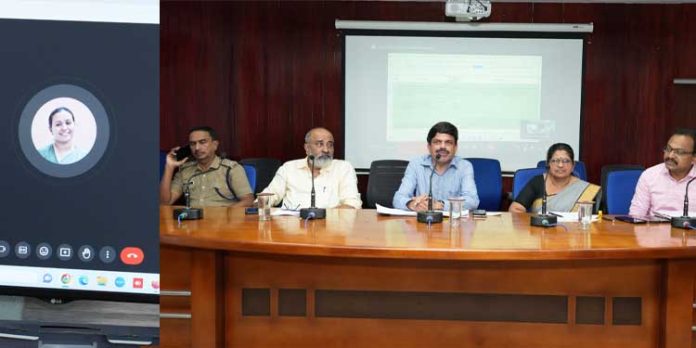 ശബരിമല തീര്ഥാടനം : റോഡുകളുടെ അറ്റകുറ്റപണികള് എത്രയും വേഗം പൂര്ത്തിയാക്കണമെന്ന് മന്ത്രി വീണാ ജോര്ജ് ശബരിമല തീര്ഥാടനം : റോഡുകളുടെ അറ്റകുറ്റപണികള് എത്രയും വേഗം പൂര്ത്തിയാക്കണമെന്ന് മന്ത്രി വീണാ ജോര്ജ്