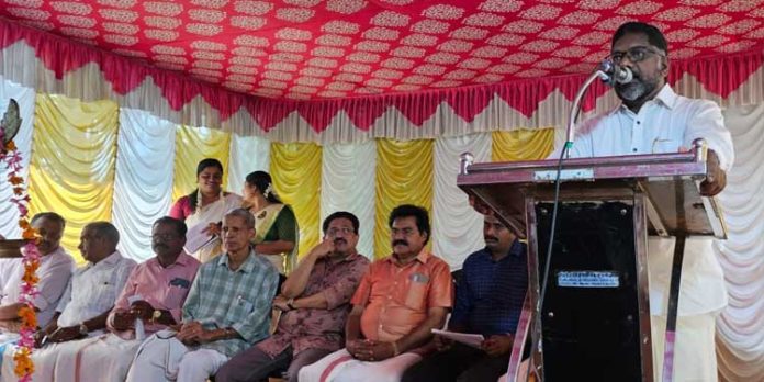 അജ്ഞതയെ ഇല്ലാതാക്കാൻ വിജ്ഞാനത്തിലൂടെ സാധിക്കും : ഡെപ്യൂട്ടി സ്പീക്കർ അജ്ഞതയെ ഇല്ലാതാക്കാൻ വിജ്ഞാനത്തിലൂടെ സാധിക്കും : ഡെപ്യൂട്ടി സ്പീക്കർ