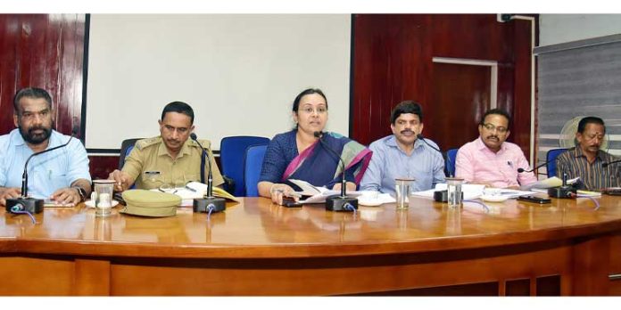 ശബരിമല തീര്ഥാടനം : നവംബര് 10ന് മുന്പ് ക്രമീകരണങ്ങള് പൂര്ത്തിയാക്കും ; മന്ത്രി വീണാ ജോര്ജ് ശബരിമല തീര്ഥാടനം : നവംബര് 10ന് മുന്പ് ക്രമീകരണങ്ങള് പൂര്ത്തിയാക്കും ; മന്ത്രി വീണാ ജോര്ജ്