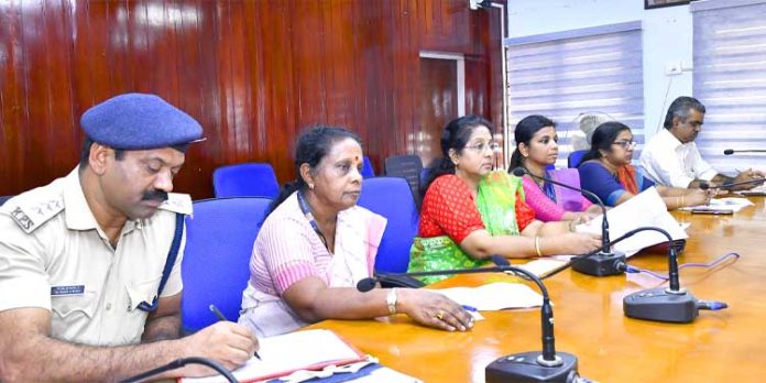 ബാലാവകാശ സംരക്ഷണ കമ്മീഷന് ജില്ലാതല യോഗം ചേര്ന്നു ബാലാവകാശ സംരക്ഷണ കമ്മീഷന് ജില്ലാതല യോഗം ചേര്ന്നു