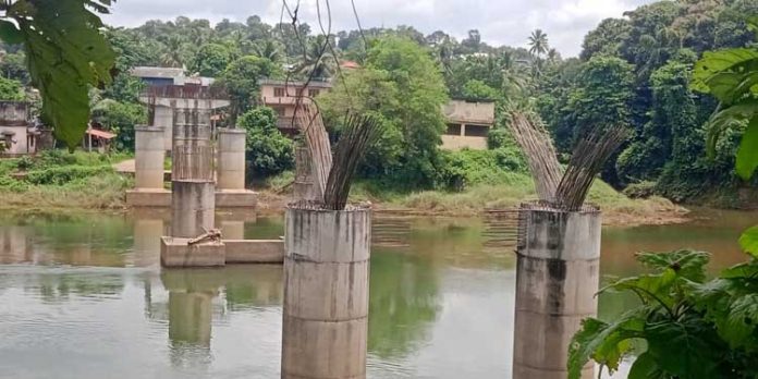 റാന്നിയിലെ പാലം പണി ; അപ്രോച്ച് റോഡിന്റെ സ്ഥലം ഏറ്റെടുക്കൽ സർവ്വേ ജോലികൾ പൂർത്തിയായി റാന്നിയിലെ പാലം പണി ; അപ്രോച്ച് റോഡിന്റെ സ്ഥലം ഏറ്റെടുക്കൽ സർവ്വേ ജോലികൾ പൂർത്തിയായി