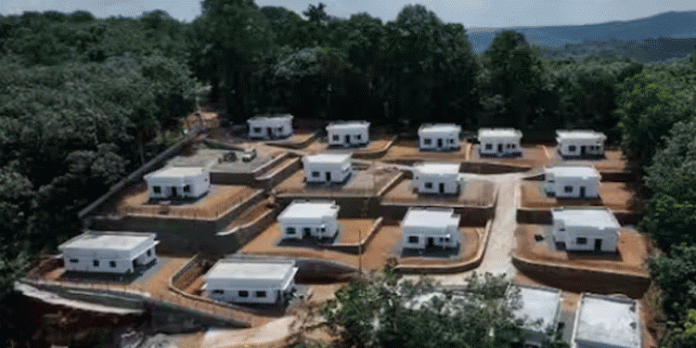 ഇരുപത്തിരണ്ട് ഭവനരഹിതരായ കുടുംബങ്ങള്ക്ക് വീടൊരുക്കി കോട്ടയം അരുവിത്തുറ സെന്റ് ജോര്ജ് പള്ളി ഇടവക ഇരുപത്തിരണ്ട് ഭവനരഹിതരായ കുടുംബങ്ങള്ക്ക് വീടൊരുക്കി കോട്ടയം അരുവിത്തുറ സെന്റ് ജോര്ജ് പള്ളി ഇടവക