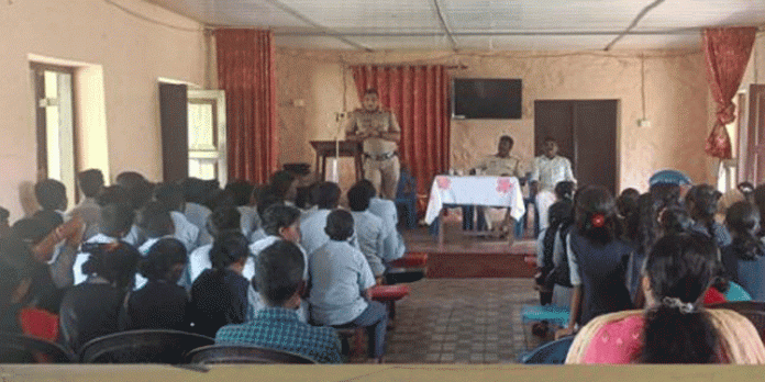 നിയമ ബോധവത്കരണ ക്ലാസ്സ് സംഘടിപ്പിച്ചു നിയമ ബോധവത്കരണ ക്ലാസ്സ് സംഘടിപ്പിച്ചു
