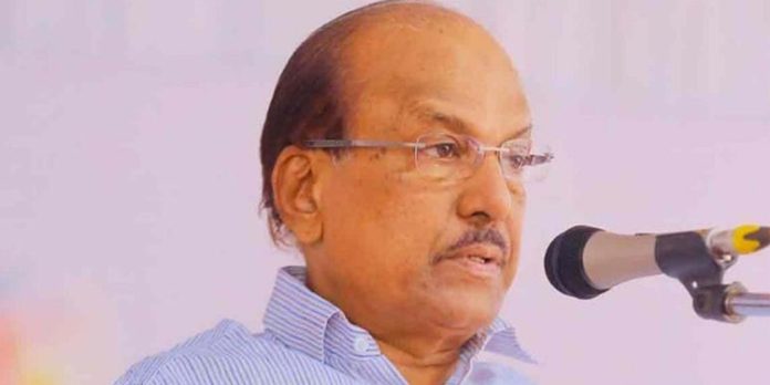 പാണക്കാട് തങ്ങളുമായി സമുദായത്തിനുള്ള ബന്ധമാണ് ഈ ജനക്കൂട്ടം ; തങ്ങളെ പുകഴ്ത്തി വേദിയിൽ കുഞ്ഞാലിക്കുട്ടി പാണക്കാട് തങ്ങളുമായി സമുദായത്തിനുള്ള ബന്ധമാണ് ഈ ജനക്കൂട്ടം ; തങ്ങളെ പുകഴ്ത്തി വേദിയിൽ കുഞ്ഞാലിക്കുട്ടി