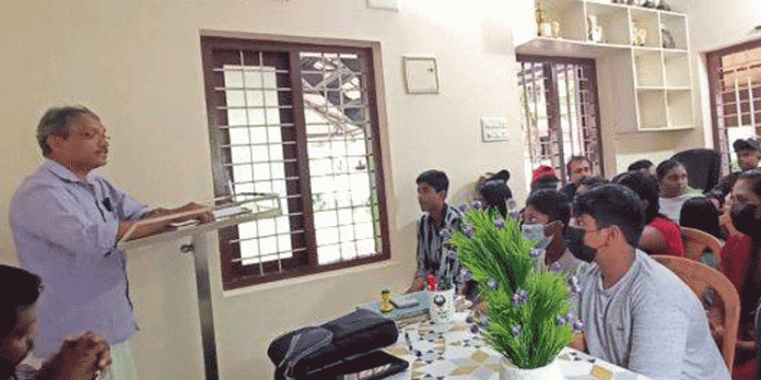 രഞ്ജിനി ഗ്രന്ഥശാലയില് ശാസ്ത്ര സംവാദം സംഘടിപ്പിച്ചു രഞ്ജിനി ഗ്രന്ഥശാലയില് ശാസ്ത്ര സംവാദം സംഘടിപ്പിച്ചു