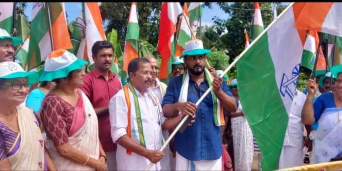 യുഡിഎഫ് വി. കോട്ടയം മണ്ഡലം കമ്മിറ്റിയുടെ നേതൃത്വത്തിൽ പദയാത്ര നടത്തി യുഡിഎഫ് വി. കോട്ടയം മണ്ഡലം കമ്മിറ്റിയുടെ നേതൃത്വത്തിൽ പദയാത്ര നടത്തി