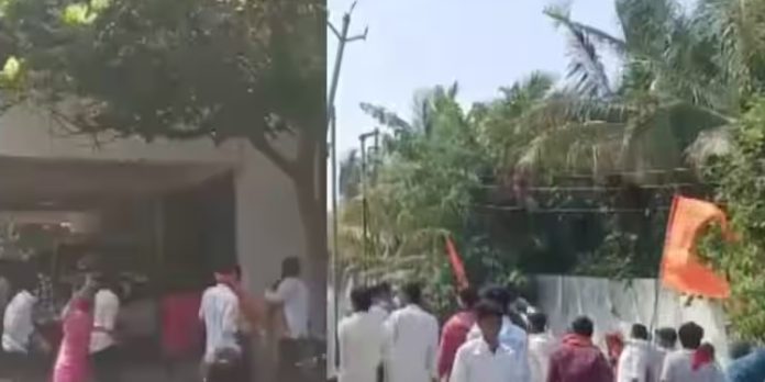 മറാത്ത സംവരണ പ്രക്ഷോഭകര് എംഎല്എയുടെ വീട് കത്തിച്ചു മറാത്ത സംവരണ പ്രക്ഷോഭകര് എംഎല്എയുടെ വീട് കത്തിച്ചു
