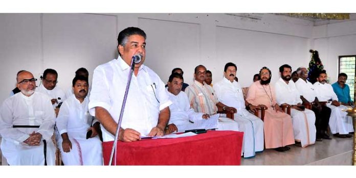 നവോത്ഥാന മൂല്യങ്ങൾക്ക് മങ്ങലേൽക്കുന്നു : മന്ത്രി സജി ചെറിയാൻ നവോത്ഥാന മൂല്യങ്ങൾക്ക് മങ്ങലേൽക്കുന്നു : മന്ത്രി സജി ചെറിയാൻ