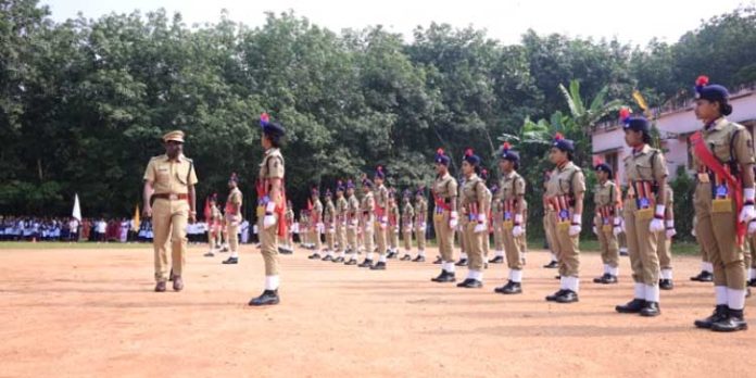 എസ്പിസി പാസിംഗ് ഔട്ട് പരേഡ് നടന്നു എസ്പിസി പാസിംഗ് ഔട്ട് പരേഡ് നടന്നു