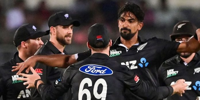 ഇന്ത്യക്കെതിരായ ലോകകപ്പ് മത്സരത്തിൽ ന്യൂസിലൻഡിനു മേൽക്കൈ ഇന്ത്യക്കെതിരായ ലോകകപ്പ് മത്സരത്തിൽ ന്യൂസിലൻഡിനു മേൽക്കൈ