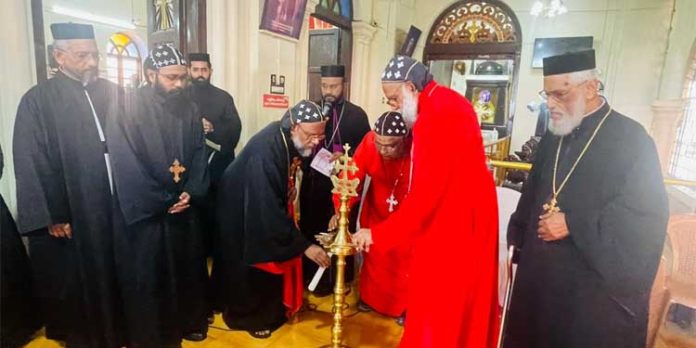 മഞ്ഞിനിക്കര ബാവാ സത്യവിശ്വാസസാക്ഷ്യം ഉയർത്തിയ പിതാവ് മഞ്ഞിനിക്കര ബാവാ സത്യവിശ്വാസസാക്ഷ്യം ഉയർത്തിയ പിതാവ്