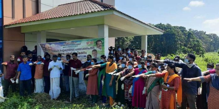 സുബലാപാര്ക്ക് ശുചീകരണം നടത്തി സുബലാപാര്ക്ക് ശുചീകരണം നടത്തി