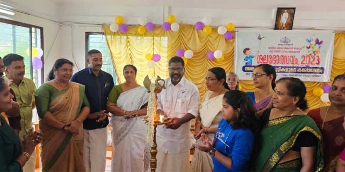 ബാല്യം കളിചിരികൾ നിറഞ്ഞതാകണം : ചിറ്റയം ഗോപകുമാർ ബാല്യം കളിചിരികൾ നിറഞ്ഞതാകണം : ചിറ്റയം ഗോപകുമാർ
