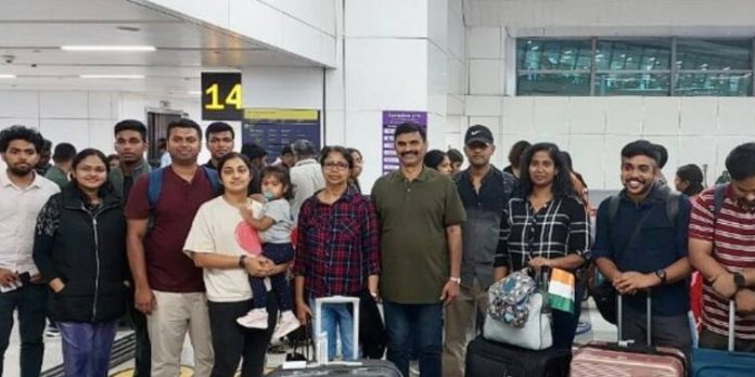 ഓപ്പറേഷന് അജയ് ; ഇസ്രയേലില് നിന്ന് 26 മലയാളികള് കൂടി തിരിച്ചെത്തി ഓപ്പറേഷന് അജയ് ; ഇസ്രയേലില് നിന്ന് 26 മലയാളികള് കൂടി തിരിച്ചെത്തി
