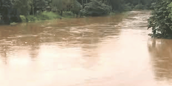 ഉച്ച കഴിഞ്ഞുള്ള മഴ ; ആശങ്കയില് പമ്പാ നിവാസികള് ഉച്ച കഴിഞ്ഞുള്ള മഴ ; ആശങ്കയില് പമ്പാ നിവാസികള്