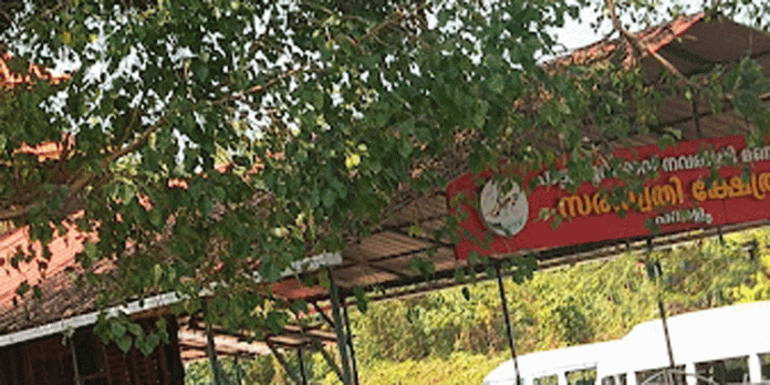 പന്തളം സരസ്വതീക്ഷേത്രം നവരാത്രി മണ്ഡപത്തിൽ നവരാത്രി ഉത്സവത്തിന് തുടക്കമായി പന്തളം സരസ്വതീക്ഷേത്രം നവരാത്രി മണ്ഡപത്തിൽ നവരാത്രി ഉത്സവത്തിന് തുടക്കമായി