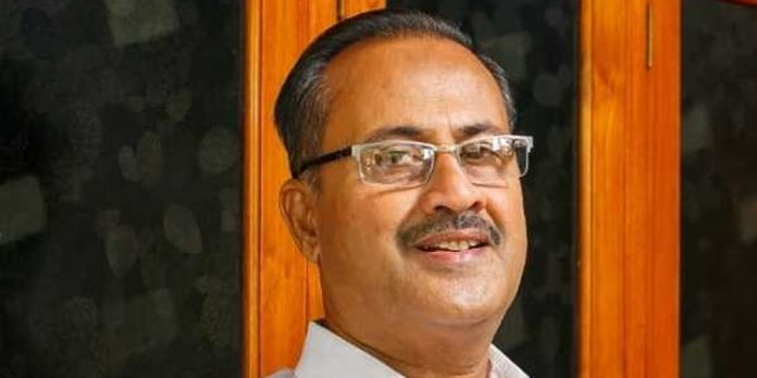 തട്ടമിടാത്തവർ അഴിഞ്ഞാട്ടക്കാരാണോ ? വിവാദ പരാമർശത്തോട് പ്രതികരിച്ച് പിഎംഎ സലാം തട്ടമിടാത്തവർ അഴിഞ്ഞാട്ടക്കാരാണോ ? വിവാദ പരാമർശത്തോട് പ്രതികരിച്ച് പിഎംഎ സലാം