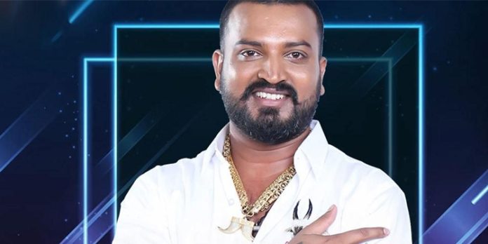 കന്നഡ ബിഗ് ബോസ് മത്സരാർത്ഥിയെ ബിഗ് ബോസ് വീട്ടിൽ കയറി അറസ്റ്റ് ചെയ്തു കന്നഡ ബിഗ് ബോസ് മത്സരാർത്ഥിയെ ബിഗ് ബോസ് വീട്ടിൽ കയറി അറസ്റ്റ് ചെയ്തു