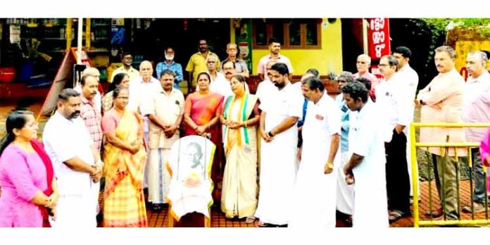 ഗാന്ധി ജയന്തി : കോൺഗ്രസ് പഴവങ്ങാടി ടൗൺ മണ്ഡലം കമ്മിറ്റി അഹിംസാ ദിനാചരണം നടത്തി ഗാന്ധി ജയന്തി : കോൺഗ്രസ് പഴവങ്ങാടി ടൗൺ മണ്ഡലം കമ്മിറ്റി അഹിംസാ ദിനാചരണം നടത്തി
