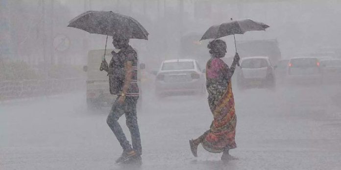 അറബിക്കടലിൽ ന്യൂനമർദ്ദ സാധ്യത ; സംസ്ഥാനത്ത് 12 ജില്ലകളിൽ യെല്ലോ അലർട്ട് പ്രഖ്യാപിച്ചു അറബിക്കടലിൽ ന്യൂനമർദ്ദ സാധ്യത ; സംസ്ഥാനത്ത് 12 ജില്ലകളിൽ യെല്ലോ അലർട്ട് പ്രഖ്യാപിച്ചു