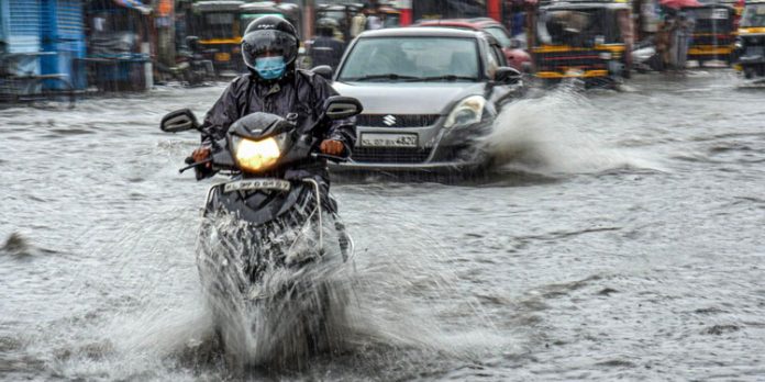 സംസ്ഥാനത്ത് ഇന്നും ഒറ്റപ്പെട്ട മഴയ്ക്ക് സാധ്യത ; മഴ മുന്നറിയിപ്പില്ല സംസ്ഥാനത്ത് ഇന്നും ഒറ്റപ്പെട്ട മഴയ്ക്ക് സാധ്യത ; മഴ മുന്നറിയിപ്പില്ല