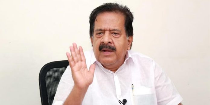സുരേഷ്ഗോപി മാപ്പ് പറഞ്ഞതോടെ വിവാദം അവസാനിച്ചു ; രാഷ്ട്രീയക്കാര് പൊതുഇടങ്ങളിൽ ജാഗ്രത പാലിക്കണമെന്ന് ചെന്നിത്തല സുരേഷ്ഗോപി മാപ്പ് പറഞ്ഞതോടെ വിവാദം അവസാനിച്ചു ; രാഷ്ട്രീയക്കാര് പൊതുഇടങ്ങളിൽ ജാഗ്രത പാലിക്കണമെന്ന് ചെന്നിത്തല