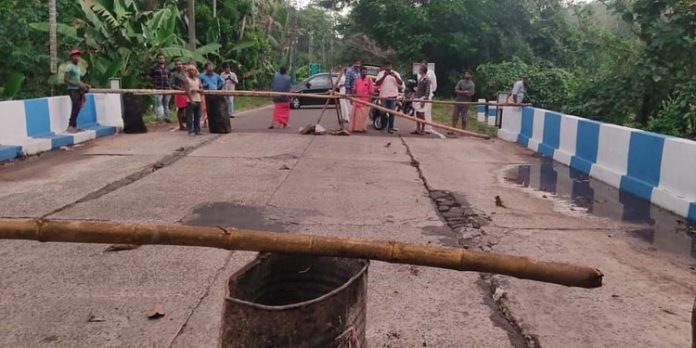 റാന്നി പുതമൺ പാലം പണി ഇഴയുന്നു ; പ്രതിഷേധവുമായി പ്രദേശവാസികൾ റാന്നി പുതമൺ പാലം പണി ഇഴയുന്നു ; പ്രതിഷേധവുമായി പ്രദേശവാസികൾ