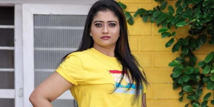 സിനിമ– സീരിയൽ നടി രഞ്ജുഷ മേനോൻ തൂങ്ങിമരിച്ച നിലയിൽ സിനിമ– സീരിയൽ നടി രഞ്ജുഷ മേനോൻ തൂങ്ങിമരിച്ച നിലയിൽ