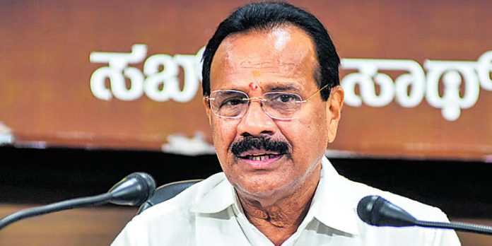 ജെ.ഡി.എസ്-ബി.ജെ.പി സഖ്യത്തെ ചോദ്യം ചെയ്ത് കർണാടക മുൻ മുഖ്യമന്ത്രി ജെ.ഡി.എസ്-ബി.ജെ.പി സഖ്യത്തെ ചോദ്യം ചെയ്ത് കർണാടക മുൻ മുഖ്യമന്ത്രി