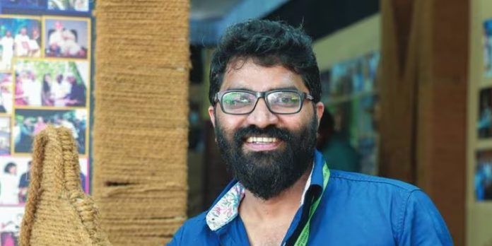 ദേശീയ ചലച്ചിത്ര അവാർഡ് വിതരണത്തിന് തനിക്ക് മാത്രം ക്ഷണമില്ല : സംവിധായകന് സജിന് ബാബു ദേശീയ ചലച്ചിത്ര അവാർഡ് വിതരണത്തിന് തനിക്ക് മാത്രം ക്ഷണമില്ല : സംവിധായകന് സജിന് ബാബു