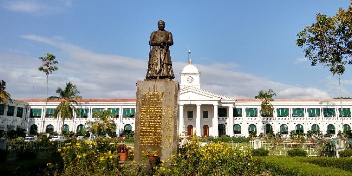 യുഡിഎഫ് സെക്രട്ടറിയേറ്റ് ഉപരോധത്തിൽ കേസെടുത്തു ; വിഡി സതീശൻ ഒന്നാം പ്രതി യുഡിഎഫ് സെക്രട്ടറിയേറ്റ് ഉപരോധത്തിൽ കേസെടുത്തു ; വിഡി സതീശൻ ഒന്നാം പ്രതി