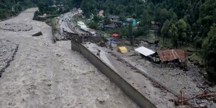 സിക്കിം മിന്നല് പ്രളയം ; മരണം 53 ആയി, രക്ഷാപ്രവര്ത്തനം തുടരുന്നു സിക്കിം മിന്നല് പ്രളയം ; മരണം 53 ആയി, രക്ഷാപ്രവര്ത്തനം തുടരുന്നു