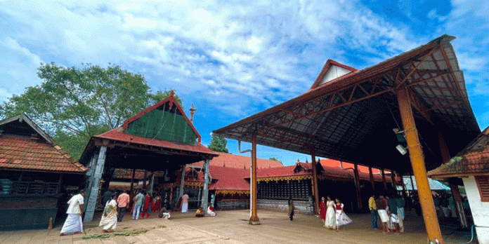 അമ്പലപ്പുഴ ശ്രീകൃഷ്ണസ്വാമീക്ഷേത്രത്തിൽ നവരാത്രി മഹോത്സവവും വിജയദശമി ആഘോഷവും ഞായറാഴ്ച്ച തുടങ്ങും അമ്പലപ്പുഴ ശ്രീകൃഷ്ണസ്വാമീക്ഷേത്രത്തിൽ നവരാത്രി മഹോത്സവവും വിജയദശമി ആഘോഷവും ഞായറാഴ്ച്ച തുടങ്ങും
