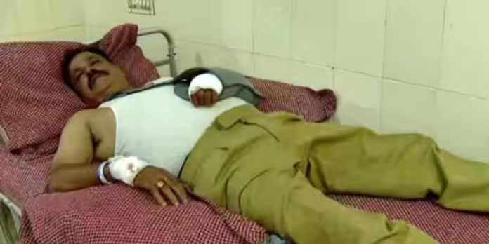 എഎസ്ഐയെ മുന് എസ്ഐ വെട്ടി പരിക്കേല്പ്പിച്ച സംഭവം ; ആക്രമണം പ്രകോപനമില്ലാതെയെന്ന് സുനില്കുമാര് എഎസ്ഐയെ മുന് എസ്ഐ വെട്ടി പരിക്കേല്പ്പിച്ച സംഭവം ; ആക്രമണം പ്രകോപനമില്ലാതെയെന്ന് സുനില്കുമാര്