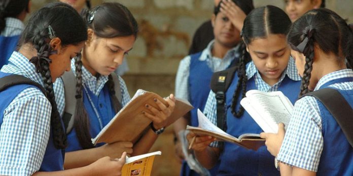 പാഠപുസ്തകങ്ങളിൽ ഇന്ത്യ മാറ്റി ഭാരത് എന്നാക്കാൻ ശുപാർശ ചെയ്ത് എൻസിഇആർടി സമിതി പാഠപുസ്തകങ്ങളിൽ ഇന്ത്യ മാറ്റി ഭാരത് എന്നാക്കാൻ ശുപാർശ ചെയ്ത് എൻസിഇആർടി സമിതി