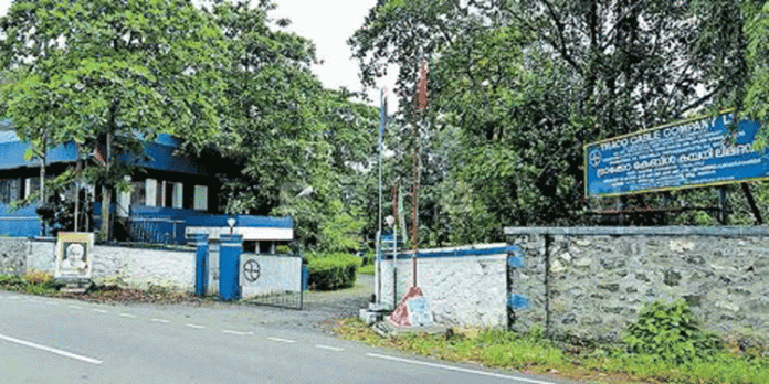 പ്രവർത്തനം നിലച്ച് കേരള സർക്കാർ സ്ഥാപനമായ ട്രാക്കോ കേബിൾ കമ്പനി ; സമരത്തിലേക്ക് ഐക്യട്രേഡ് യൂണിയന് പ്രവർത്തനം നിലച്ച് കേരള സർക്കാർ സ്ഥാപനമായ ട്രാക്കോ കേബിൾ കമ്പനി ; സമരത്തിലേക്ക് ഐക്യട്രേഡ് യൂണിയന്