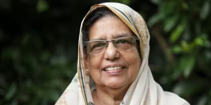 ഉമർ ഫൈസി മുക്കത്തിന്റെ സ്ത്രീ വിരുദ്ധ പരാമർശം ; വി പി സുഹറ പരാതി നൽകി ഉമർ ഫൈസി മുക്കത്തിന്റെ സ്ത്രീ വിരുദ്ധ പരാമർശം ; വി പി സുഹറ പരാതി നൽകി