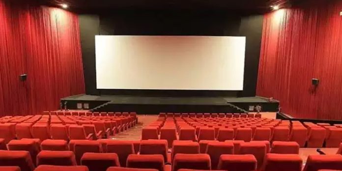 വ്യാഴാഴ്ച മുതല് പുതിയ മലയാള സിനിമകളുടെ തിയറ്റര് റിലീസ് നിര്ത്തിവയ്ക്കും വ്യാഴാഴ്ച മുതല് പുതിയ മലയാള സിനിമകളുടെ തിയറ്റര് റിലീസ് നിര്ത്തിവയ്ക്കും