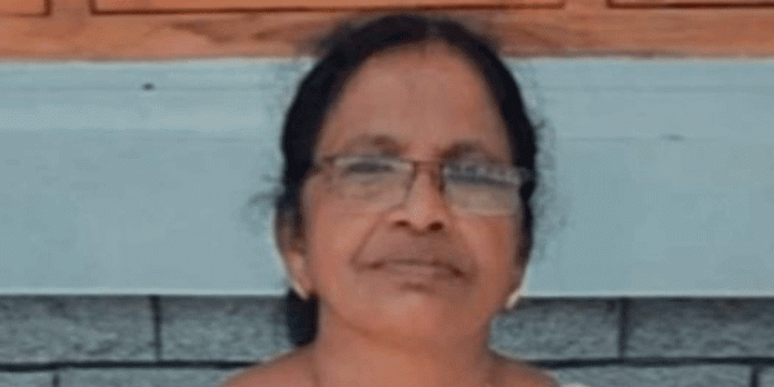 റോഡ് മുറിച്ച് കടക്കുന്നതിനിടെ അമിതവേഗതയിലെത്തിയ ബൈക്കിടിച്ച് അറുപതുകാരിക്ക് ദാരുണാന്ത്യം റോഡ് മുറിച്ച് കടക്കുന്നതിനിടെ അമിതവേഗതയിലെത്തിയ ബൈക്കിടിച്ച് അറുപതുകാരിക്ക് ദാരുണാന്ത്യം