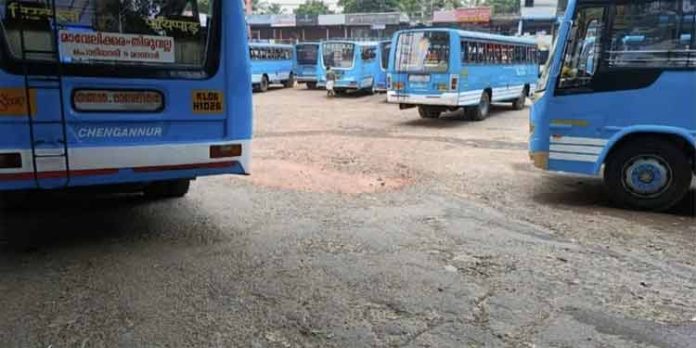 തിരുവല്ല സ്വകാര്യ ബസ്റ്റാൻഡ് ശോചനീയാവസ്ഥയിൽ തിരുവല്ല സ്വകാര്യ ബസ്റ്റാൻഡ് ശോചനീയാവസ്ഥയിൽ