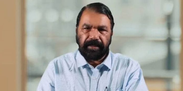 കാസര്ഗോഡ് വിദ്യാര്ത്ഥിയുടെ മുടി മുറിച്ച സംഭവം ; അന്വേഷണം നടത്തി റിപ്പോര്ട്ട് നല്കണമെന്ന് മന്ത്രി വി ശിവന്കുട്ടി കാസര്ഗോഡ് വിദ്യാര്ത്ഥിയുടെ മുടി മുറിച്ച സംഭവം ; അന്വേഷണം നടത്തി റിപ്പോര്ട്ട് നല്കണമെന്ന് മന്ത്രി വി ശിവന്കുട്ടി