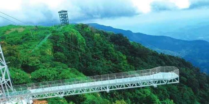 കേരളത്തിലെ അതിമനോഹരമായ രണ്ടിടങ്ങളിലേക്ക് പോകാം ; അതും കീശ കാലിയാവാതെ കേരളത്തിലെ അതിമനോഹരമായ രണ്ടിടങ്ങളിലേക്ക് പോകാം ; അതും കീശ കാലിയാവാതെ