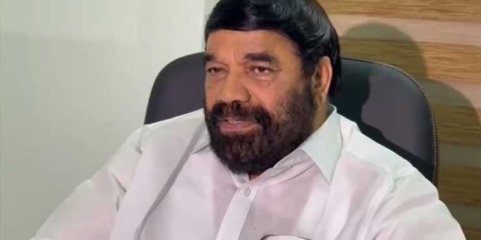 ആശുപത്രിയിലുണ്ടായ അപകടത്തിൽ തെരച്ചിൽ നിർത്തിവെച്ചു എന്നത് രാഷ്ട്രീയ ആരോപണം മാത്രം : മന്ത്രി വി എൻ വാസവൻ ആശുപത്രിയിലുണ്ടായ അപകടത്തിൽ തെരച്ചിൽ നിർത്തിവെച്ചു എന്നത് രാഷ്ട്രീയ ആരോപണം മാത്രം : മന്ത്രി വി എൻ വാസവൻ