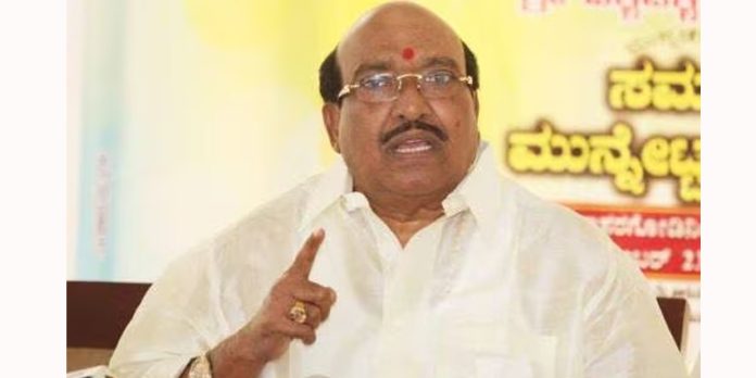 മലപ്പുറം ജില്ലയ്ക്കെതിരായ വിദ്വേഷ പരാമര്ശം ; വെള്ളാപ്പള്ളി നടേശനെതിരെ പോലീസിൽ പരാതി മലപ്പുറം ജില്ലയ്ക്കെതിരായ വിദ്വേഷ പരാമര്ശം ; വെള്ളാപ്പള്ളി നടേശനെതിരെ പോലീസിൽ പരാതി