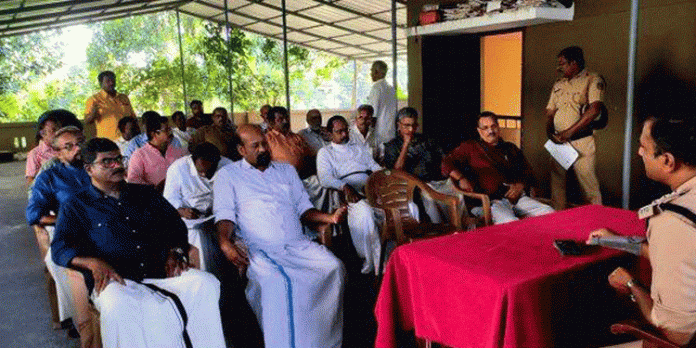 വെൺമണി പോലീസ് സ്റ്റേഷനിൽ ജനകീയ കൂട്ടായ്മ സംഘടിപ്പിച്ചു വെൺമണി പോലീസ് സ്റ്റേഷനിൽ ജനകീയ കൂട്ടായ്മ സംഘടിപ്പിച്ചു