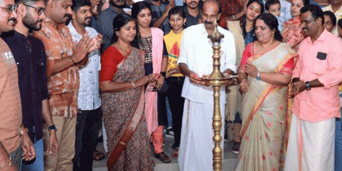 എസ്എന്ഡിപി വി.എച്ച്.എസ് സ്കൂളില് പൂര്വ്വ വിദ്യാർത്ഥി സംഗമം നടന്നു എസ്എന്ഡിപി വി.എച്ച്.എസ് സ്കൂളില് പൂര്വ്വ വിദ്യാർത്ഥി സംഗമം നടന്നു